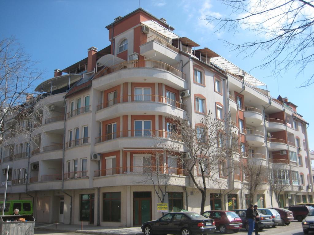 Tashevi Apartments Pomorie Eksteriør bilde