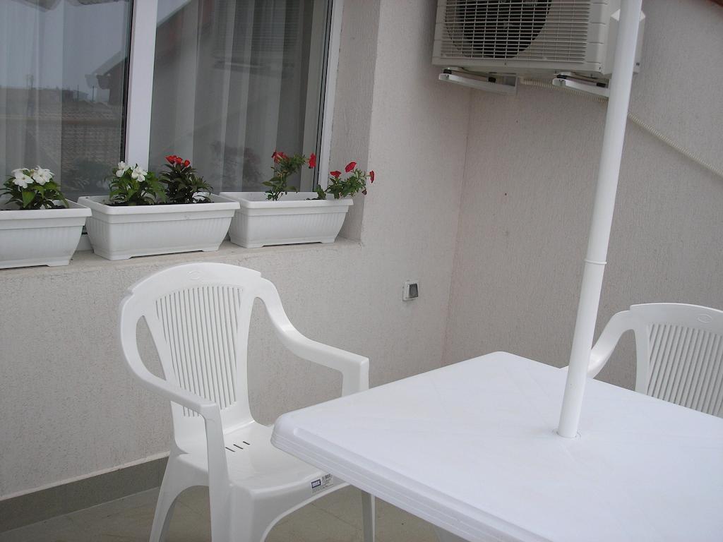 Tashevi Apartments Pomorie Rom bilde