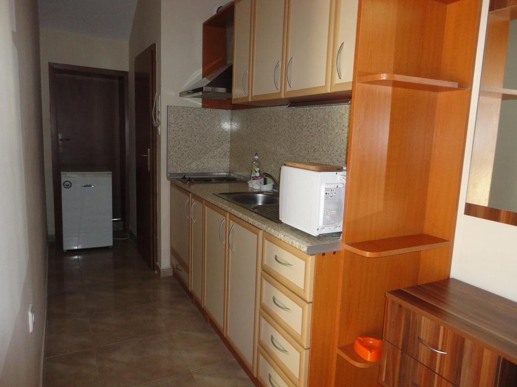 Tashevi Apartments Pomorie Eksteriør bilde