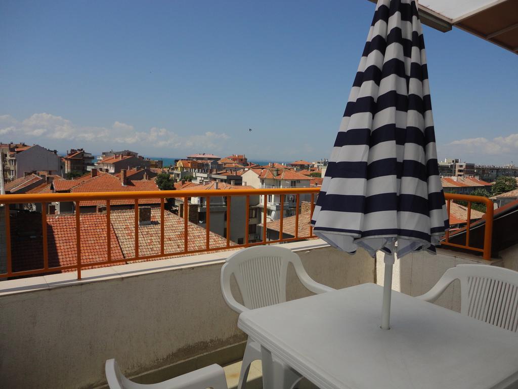 Tashevi Apartments Pomorie Eksteriør bilde