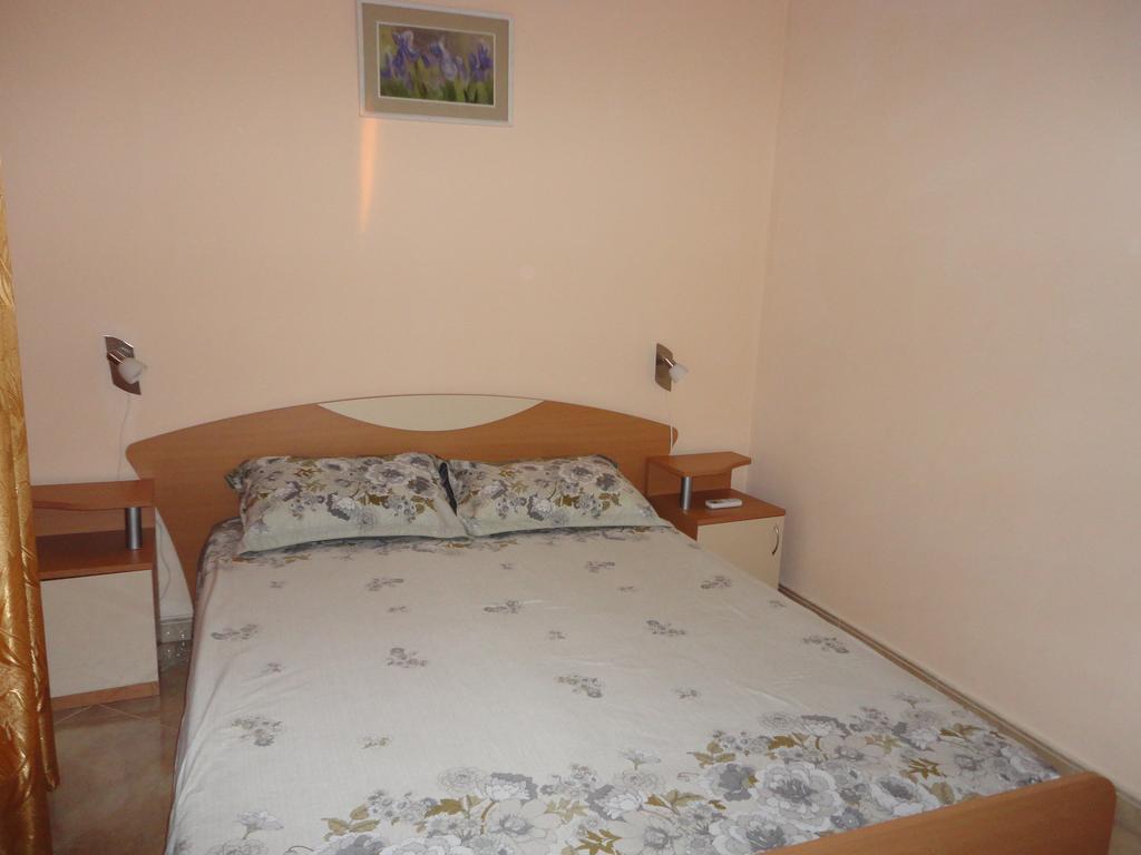 Tashevi Apartments Pomorie Eksteriør bilde