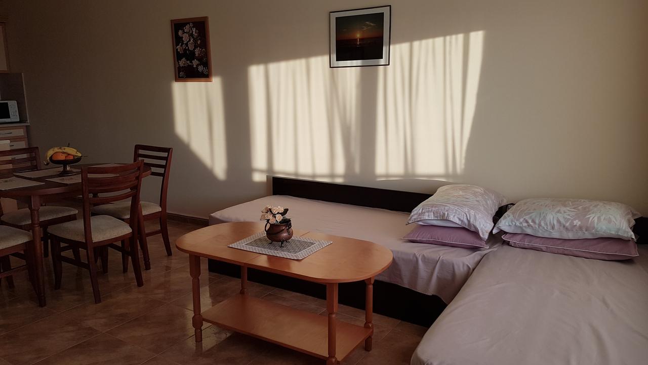 Tashevi Apartments Pomorie Rom bilde