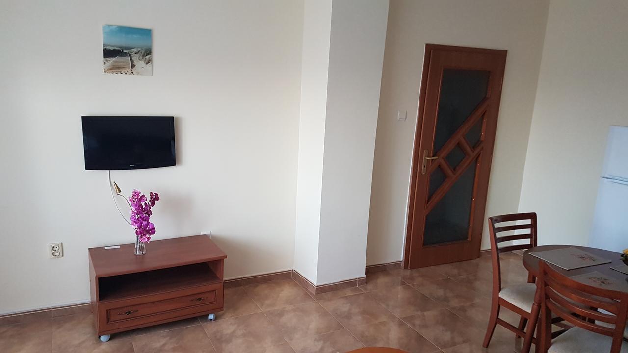 Tashevi Apartments Pomorie Eksteriør bilde