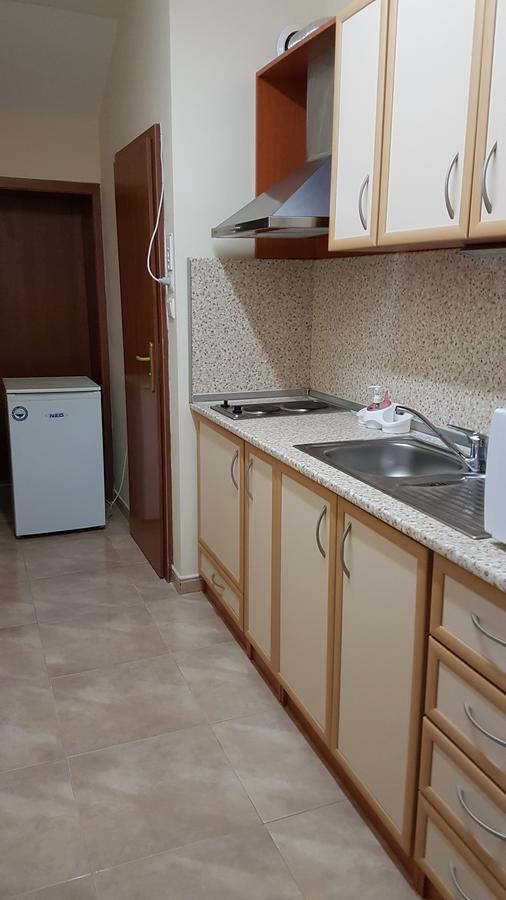 Tashevi Apartments Pomorie Eksteriør bilde